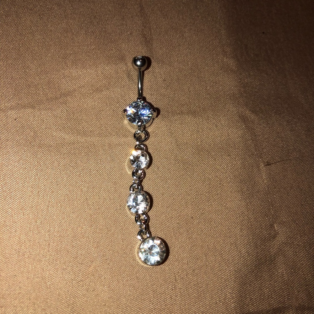 Dangling bellybutton ring